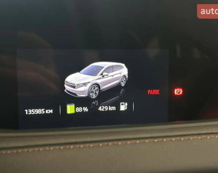Серый Шкода Enyaq iV, объемом двигателя 0 л и пробегом 135 тыс. км за 26900 $, фото 16 на Automoto.ua