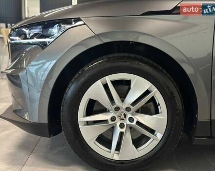 Серый Шкода Enyaq iV, объемом двигателя 0 л и пробегом 135 тыс. км за 26900 $, фото 5 на Automoto.ua