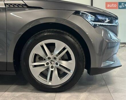 Серый Шкода Enyaq iV, объемом двигателя 0 л и пробегом 135 тыс. км за 26900 $, фото 4 на Automoto.ua