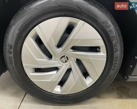 Шкода Enyaq iV 2022 в Луцке на Automoto.ua Серый Шкода Enyaq iV, объемом двигателя 0 л и пробегом 65 тыс. км за 21499 $, фото 3 на Automoto.ua