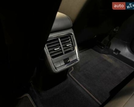 Серый Шкода Enyaq iV, объемом двигателя 0 л и пробегом 135 тыс. км за 26900 $, фото 25 на Automoto.ua