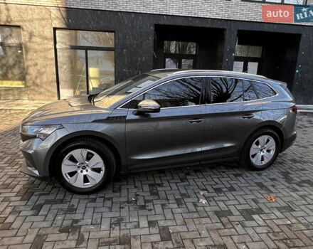 Серый Шкода Enyaq iV, объемом двигателя 0 л и пробегом 207 тыс. км за 19500 $, фото 6 на Automoto.ua