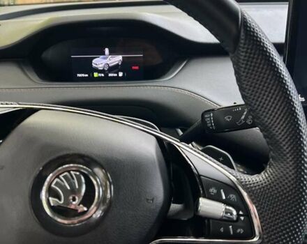Серый Шкода Enyaq iV, объемом двигателя 0 л и пробегом 78 тыс. км за 27900 $, фото 7 на Automoto.ua