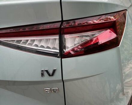 Серый Шкода Enyaq iV, объемом двигателя 0 л и пробегом 78 тыс. км за 27900 $, фото 2 на Automoto.ua