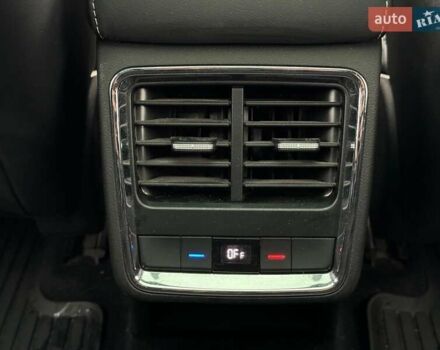 Серый Шкода Enyaq iV, объемом двигателя 0 л и пробегом 46 тыс. км за 31690 $, фото 31 на Automoto.ua