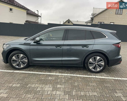 Серый Шкода Enyaq iV, объемом двигателя 0 л и пробегом 105 тыс. км за 23800 $, фото 3 на Automoto.ua