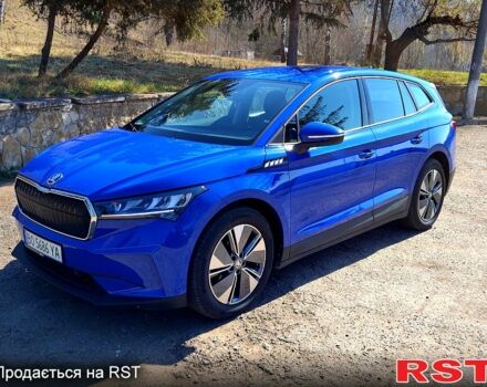 Синий Шкода Enyaq iV, объемом двигателя 0 л и пробегом 15 тыс. км за 25500 $, фото 2 на Automoto.ua