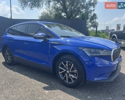 Синий Шкода Enyaq iV, объемом двигателя 0 л и пробегом 88 тыс. км за 18900 $, фото 1 на Automoto.ua