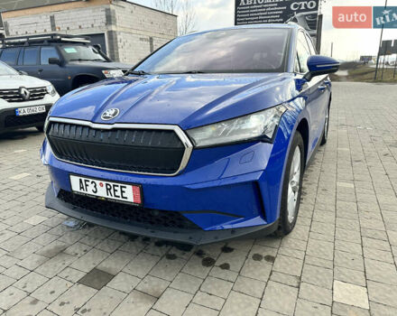 Синий Шкода Enyaq iV, объемом двигателя 0 л и пробегом 118 тыс. км за 25990 $, фото 2 на Automoto.ua