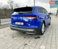 Синий Шкода Enyaq iV, объемом двигателя 0 л и пробегом 98 тыс. км за 26900 $, фото 5 на Automoto.ua