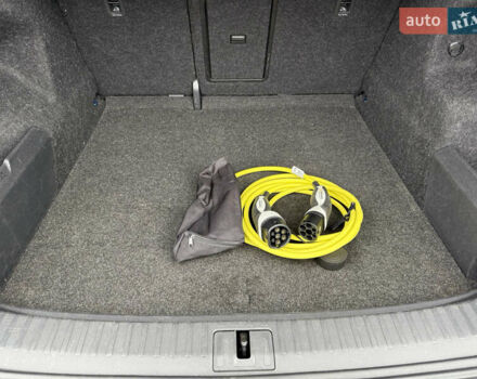 Синий Шкода Enyaq iV, объемом двигателя 0 л и пробегом 149 тыс. км за 21900 $, фото 26 на Automoto.ua