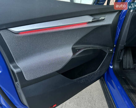 Синий Шкода Enyaq iV, объемом двигателя 0 л и пробегом 118 тыс. км за 25990 $, фото 41 на Automoto.ua