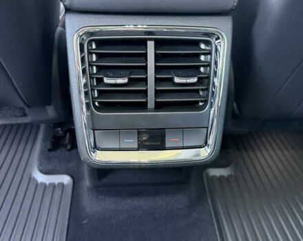 Синий Шкода Enyaq iV, объемом двигателя 0 л и пробегом 77 тыс. км за 29900 $, фото 13 на Automoto.ua