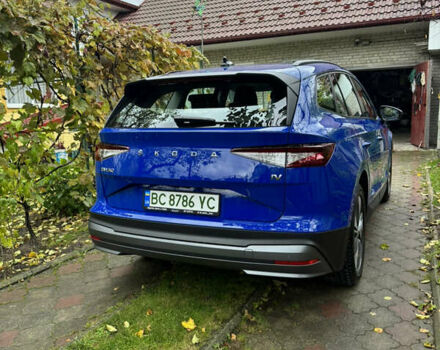 Синий Шкода Enyaq iV, объемом двигателя 0 л и пробегом 21 тыс. км за 24200 $, фото 3 на Automoto.ua