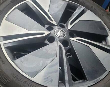 Синий Шкода Enyaq iV, объемом двигателя 0 л и пробегом 72 тыс. км за 25900 $, фото 21 на Automoto.ua