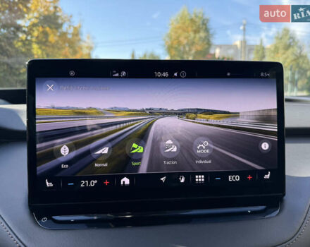 Синий Шкода Enyaq iV, объемом двигателя 0 л и пробегом 77 тыс. км за 29900 $, фото 31 на Automoto.ua