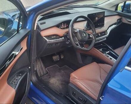 Синий Шкода Enyaq iV, объемом двигателя 0 л и пробегом 72 тыс. км за 25900 $, фото 1 на Automoto.ua
