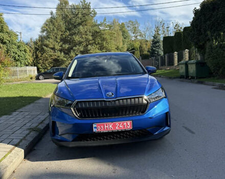 Шкода Enyaq iV 2023 в Луцке на Automoto.ua Синий Шкода Enyaq iV, объемом двигателя 0 л и пробегом 25 тыс. км за 31200 $, фото 1 на Automoto.ua