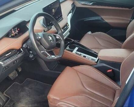 Синий Шкода Enyaq iV, объемом двигателя 0 л и пробегом 72 тыс. км за 25900 $, фото 4 на Automoto.ua