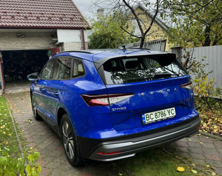 Синий Шкода Enyaq iV, объемом двигателя 0 л и пробегом 21 тыс. км за 24200 $, фото 4 на Automoto.ua