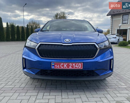 Синий Шкода Enyaq iV, объемом двигателя 0 л и пробегом 20 тыс. км за 24500 $, фото 3 на Automoto.ua