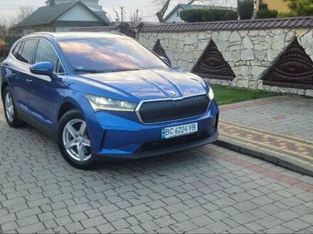 Синий Шкода Enyaq iV, объемом двигателя 0 л и пробегом 72 тыс. км за 25900 $, фото 1 на Automoto.ua