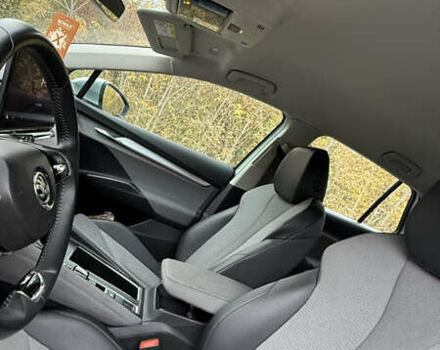 Зеленый Шкода Enyaq iV, объемом двигателя 0 л и пробегом 99 тыс. км за 19800 $, фото 8 на Automoto.ua