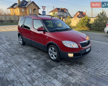 Красный Шкода Roomster Scout, объемом двигателя 1.6 л и пробегом 155 тыс. км за 7300 $, фото 2 на Automoto.ua