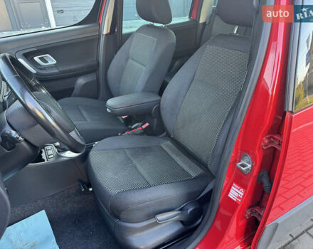 Красный Шкода Roomster Scout, объемом двигателя 1.6 л и пробегом 155 тыс. км за 7300 $, фото 10 на Automoto.ua