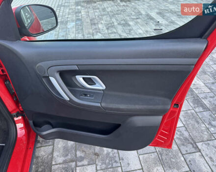 Красный Шкода Roomster Scout, объемом двигателя 1.6 л и пробегом 155 тыс. км за 7300 $, фото 9 на Automoto.ua