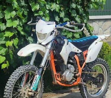 СкайБайк 250Y-A 2018 в Надворной на Automoto.ua Белый СкайБайк 250Y-A, объемом двигателя 0.22 л и пробегом 12 тыс. км за 850 $, фото 1 на Automoto.ua