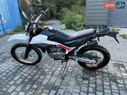 СкайМото XF 200-2A 2018 у Умани на Automoto.ua Чорний СкайМото XF 200-2A, об'ємом двигуна 0.2 л та пробігом 10 тис. км за 800 $, фото 1 на Automoto.ua