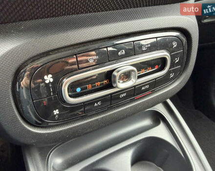 Чорний Смарт Forfour, об'ємом двигуна 1 л та пробігом 86 тис. км за 10790 $, фото 18 на Automoto.ua