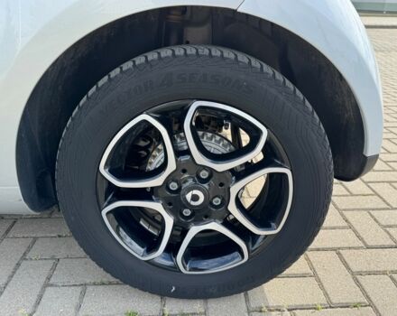 Білий Смарт Fortwo, об'ємом двигуна 0 л та пробігом 50 тис. км за 7071 $, фото 20 на Automoto.ua
