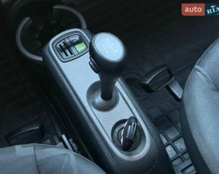 Білий Смарт Fortwo, об'ємом двигуна 1 л та пробігом 206 тис. км за 5350 $, фото 21 на Automoto.ua