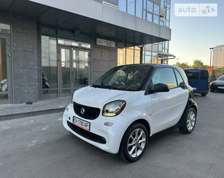 Білий Смарт Fortwo, об'ємом двигуна 1 л та пробігом 57 тис. км за 8900 $, фото 10 на Automoto.ua