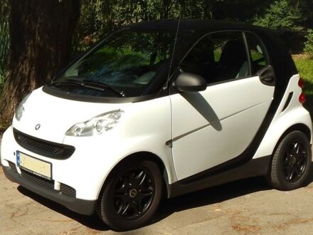 Білий Смарт Fortwo, об'ємом двигуна 1 л та пробігом 114 тис. км за 5999 $, фото 1 на Automoto.ua
