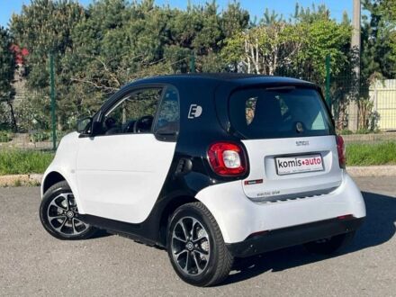 Смарт Fortwo 2017 у Ужгороді на Automoto.ua Білий Смарт Fortwo, об'ємом двигуна 0 л та пробігом 102 тис. км за 5200 $, фото 1 на Automoto.ua