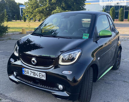 Чорний Смарт Fortwo, об'ємом двигуна 0 л та пробігом 30 тис. км за 18037 $, фото 3 на Automoto.ua