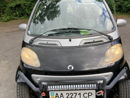 Чорний Смарт Fortwo, об'ємом двигуна 0.8 л та пробігом 200 тис. км за 2000 $, фото 1 на Automoto.ua