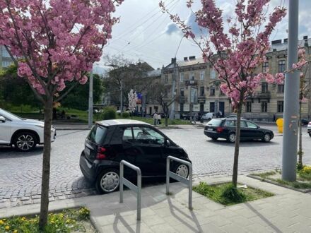 Чорний Смарт Fortwo, об'ємом двигуна 0.8 л та пробігом 102 тис. км за 5500 $, фото 1 на Automoto.ua