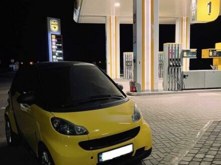 Жовтий Смарт Fortwo, об'ємом двигуна 1 л та пробігом 250 тис. км за 4800 $, фото 1 на Automoto.ua