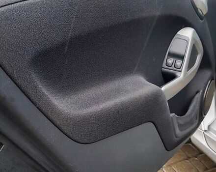 Сірий Смарт Fortwo, об'ємом двигуна 0.8 л та пробігом 150 тис. км за 5800 $, фото 27 на Automoto.ua