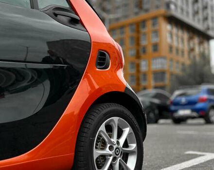 Помаранчевий Смарт Fortwo, об'ємом двигуна 1 л та пробігом 67 тис. км за 12300 $, фото 24 на Automoto.ua