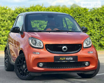 Помаранчевий Смарт Fortwo, об'ємом двигуна 1 л та пробігом 60 тис. км за 10000 $, фото 3 на Automoto.ua