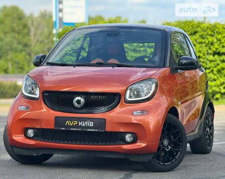 Помаранчевий Смарт Fortwo, об'ємом двигуна 1 л та пробігом 60 тис. км за 10000 $, фото 1 на Automoto.ua