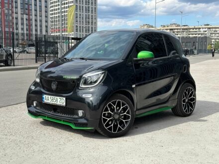 Чорний Смарт Smart, об'ємом двигуна 0 л та пробігом 9 тис. км за 15200 $, фото 1 на Automoto.ua