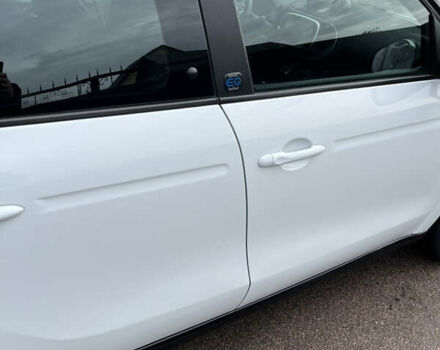 Белый Смарт EQ Forfour, объемом двигателя 0 л и пробегом 47 тыс. км за 11700 $, фото 6 на Automoto.ua