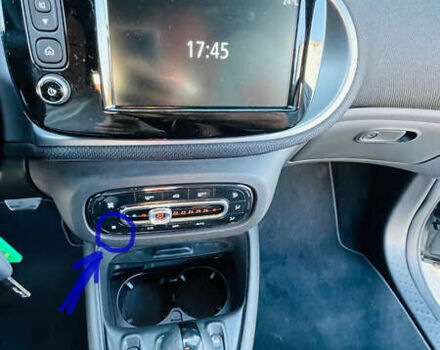 Белый Смарт EQ Fortwo, объемом двигателя 0 л и пробегом 33 тыс. км за 14990 $, фото 10 на Automoto.ua