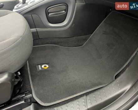 Белый Смарт EQ Fortwo, объемом двигателя 0 л и пробегом 19 тыс. км за 6700 $, фото 11 на Automoto.ua